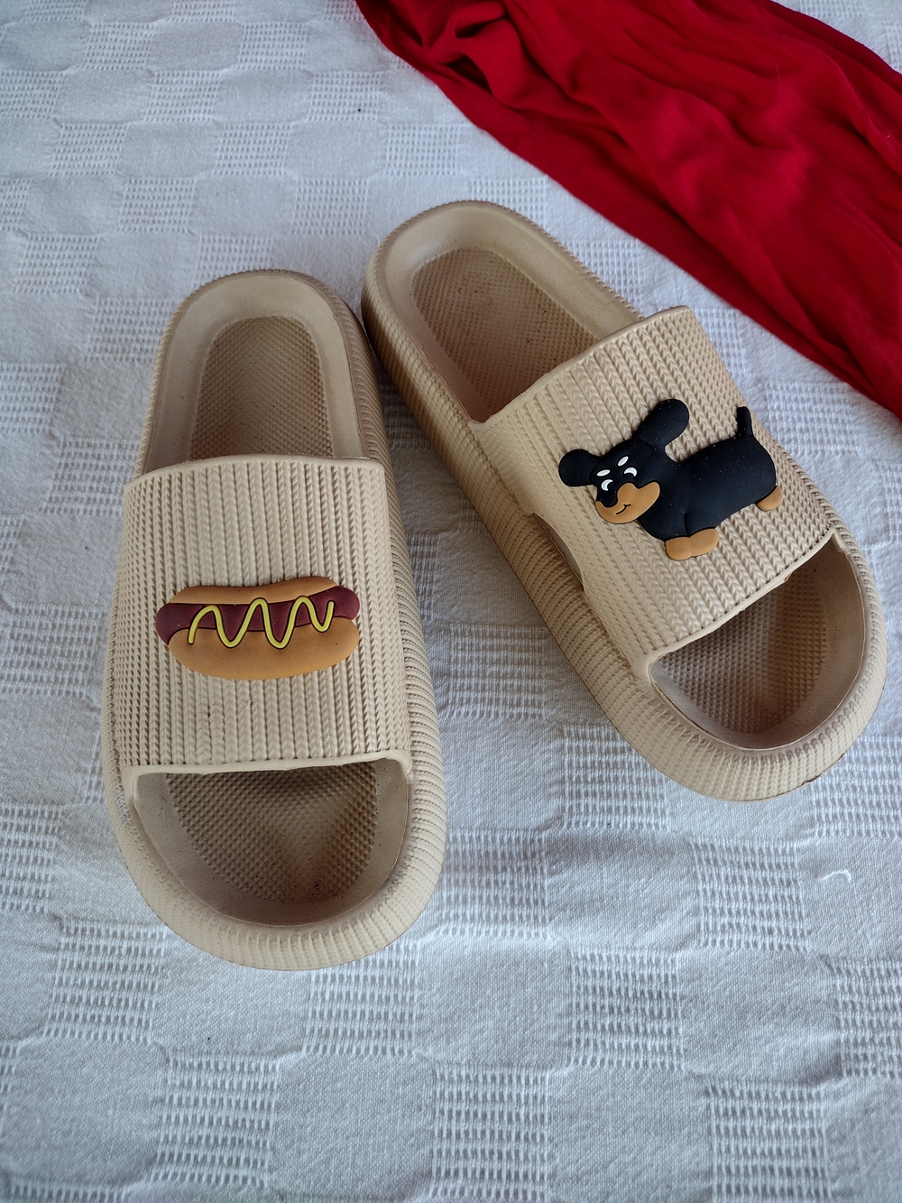 Weiny Dog And Hot Dogs Slides Size 8 US